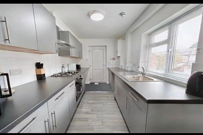 2 Bedroom Apartment To Rent In Montpelier Road, NG7