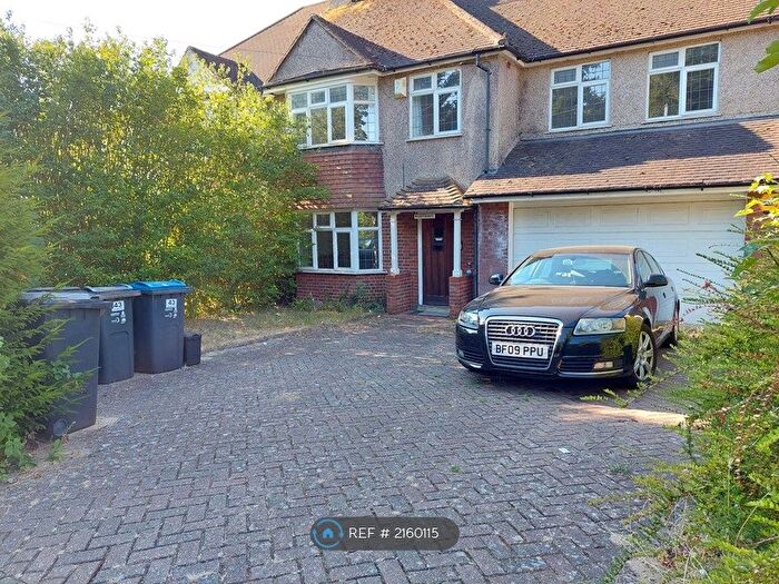 5 Bedroom Semi-Detached House To Rent In Gravell Hill, Croydon, CR0