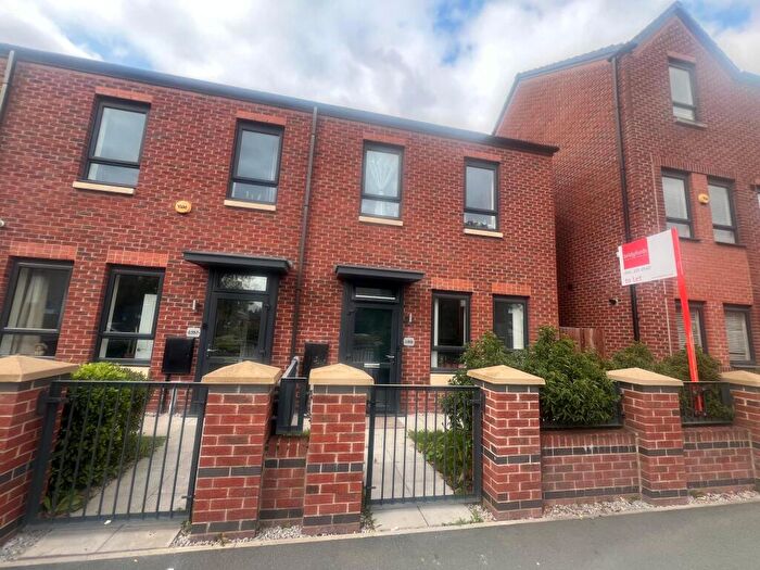 3 Bedroom House To Rent In Ashton Old Road, Manchester, M11