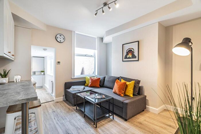 5 Bedroom House To Rent In Carberry Place, Leeds, LS6