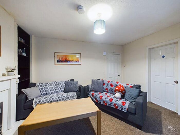 4 Bedroom Semi-Detached House To Rent In Barcombe Road, Brighton, BN1