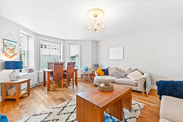 2 Bedroom Apartment For Sale In Wilbury Road, Hove, East Sussex, BN3