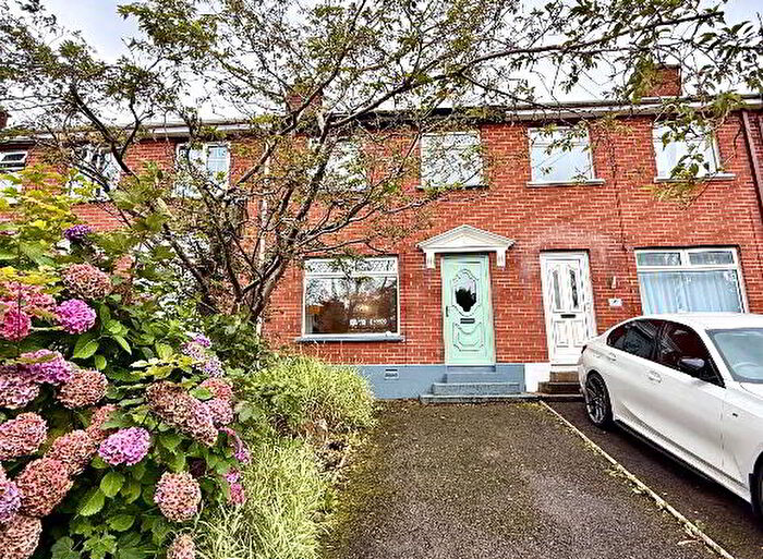 3 Bedroom Mid Terraced House For Sale In Winchester Park, L'Derry, BT47