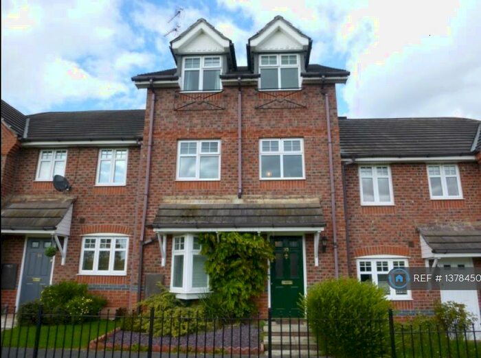 4 Bedroom Terraced House To Rent In Redwood Drive, Crewe, CW1