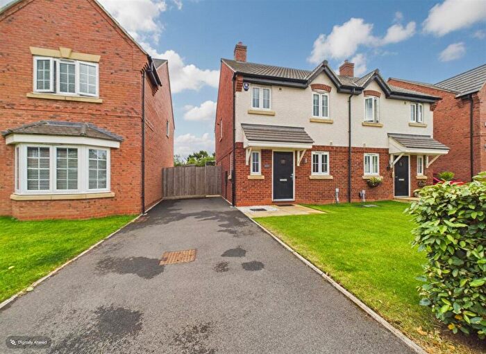 3 Bedroom Semi-Detached House For Sale In Craner Road, Castle Donington, Derby, DE74