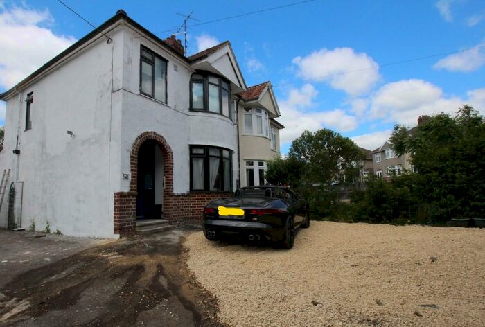 1 Bedroom Flat To Rent In Room, Langley Road, SN15