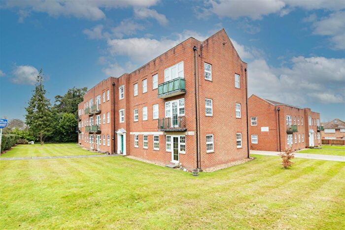2 Bedroom Flat To Rent In Queens Keep, Upper Park Road, Camberley, GU15