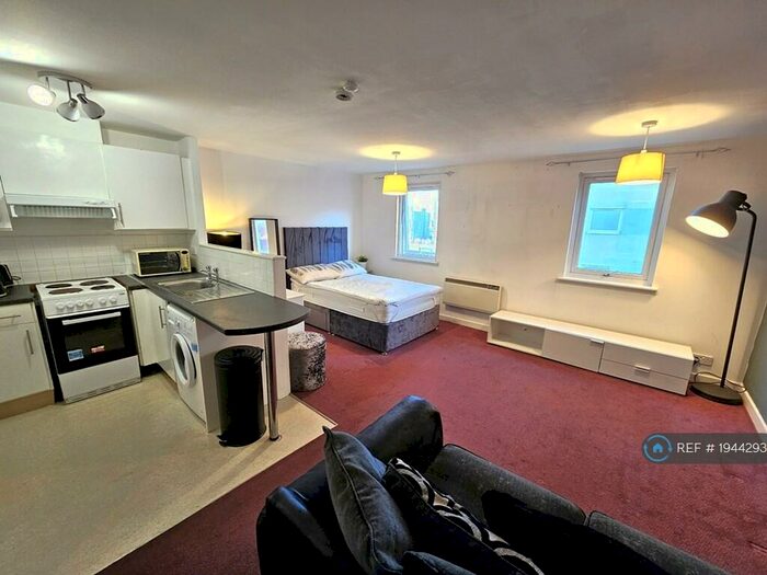 Studio To Rent In Blackfriars Road, Glasgow, G1