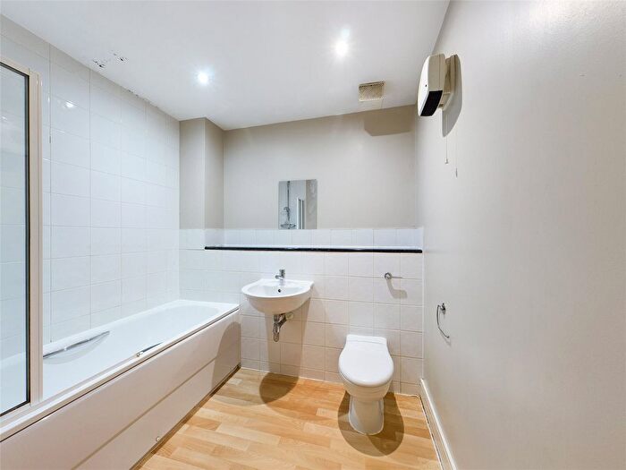 1 Bedroom Flat For Sale In London Road, Romford, RM7