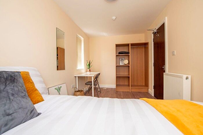 6 Bedroom Terraced House To Rent In Connaught Road, Liverpool, L7