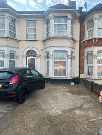 1 Bedroom Flat To Rent In Green Lane, Ilford, IG1