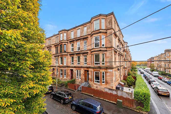 4 Bedroom Flat For Sale In Whitehill Gardens, Glasgow, G31