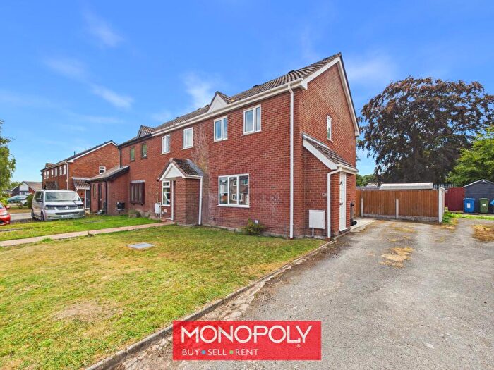 3 Bedroom End Of Terrace House For Sale In Denbigh, LL16