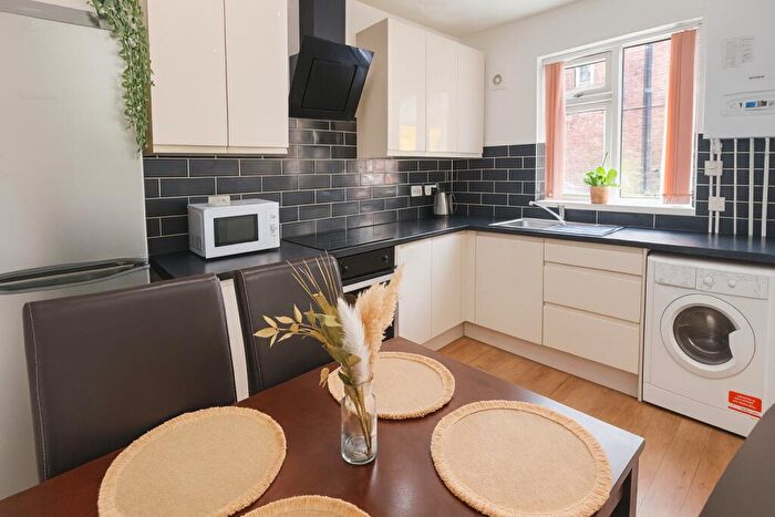 4 Bedroom House To Rent In Edmund Road, Sheffield, S2
