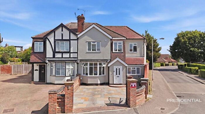 6 Bedroom Semi-Detached House For Sale In Manor Way, Chingford, E4