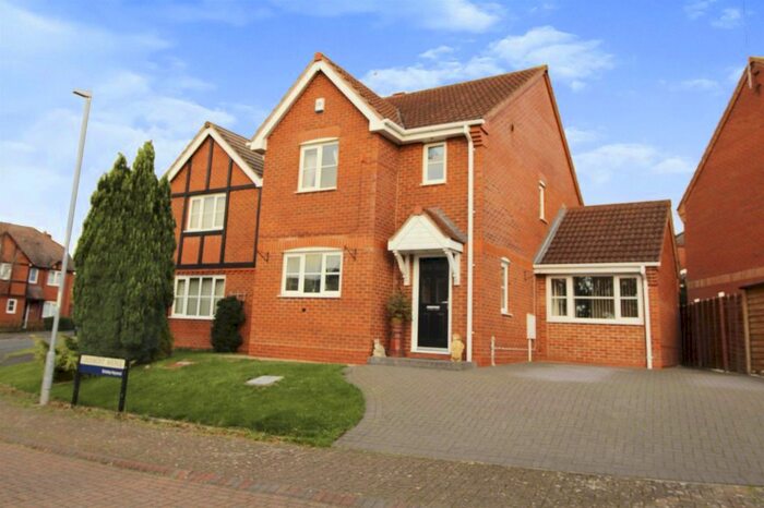 3 Bedroom Detached House For Sale In Grosmont Avenue, Warndon, Worcester WR4