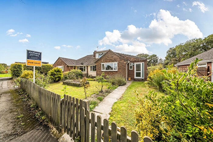 4 Bedroom Semi-Detached Bungalow For Sale In Wharf Road, Wroughton, Swindon, SN4