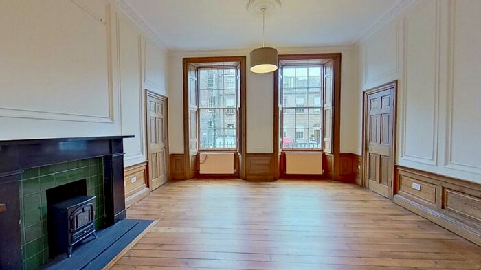 2 Bedroom Flat To Rent In Albany Street, Edinburgh, EH1