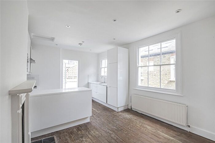 2 Bedroom Maisonette To Rent In Mandalay Road, London, SW4