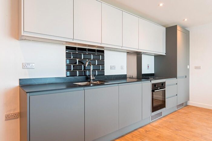 2 Bedroom Flat To Rent In Old Palace Road, Croydon, CR0