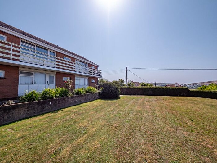 2 Bedroom Flat For Sale In Stratton Road, Bude, EX23