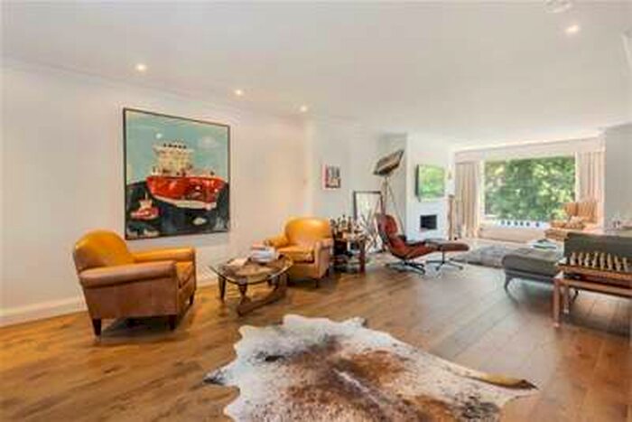 4 Bedroom House To Rent In Woodsford Square, Holland Park, W14