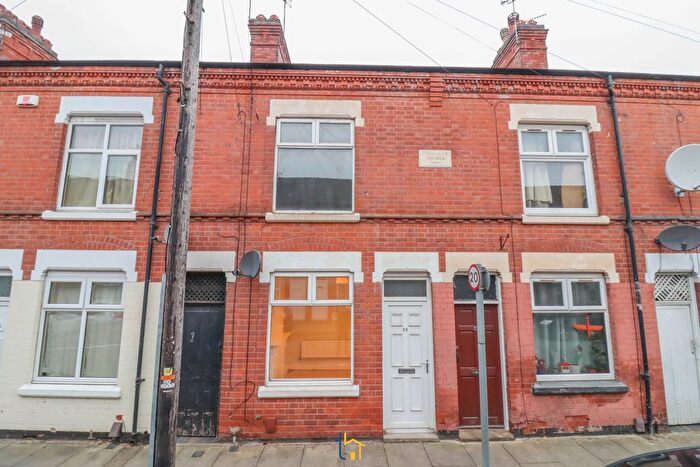 3 Bedroom Terraced House To Rent In Dunton Street, Woodgate, Leicester, LE3
