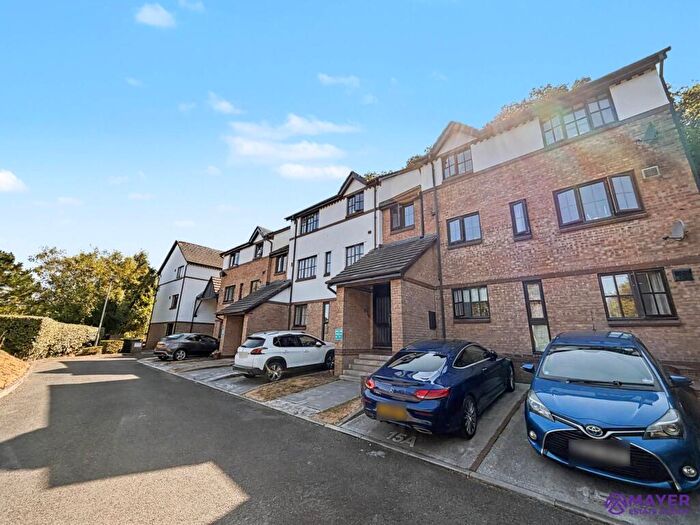 2 Bedroom Flat For Sale In Crabtree Close, Plymouth, PL3