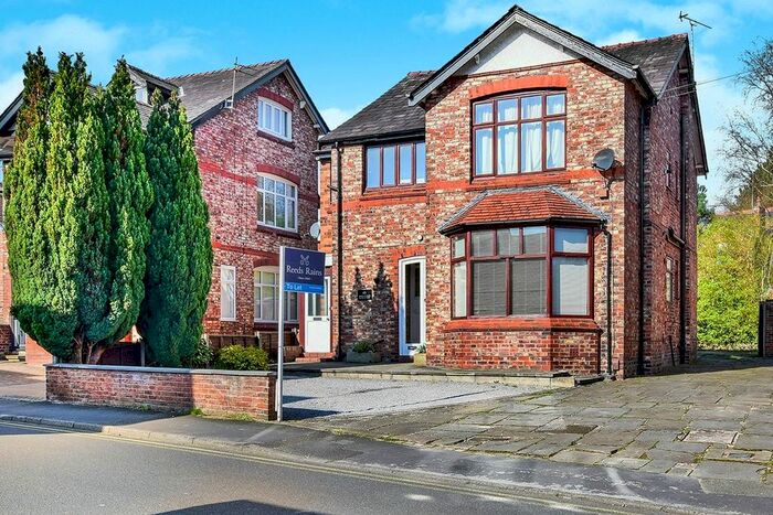 2 Bedroom Flat To Rent In Kennerleys Lane, Wilmslow, Cheshire, SK9