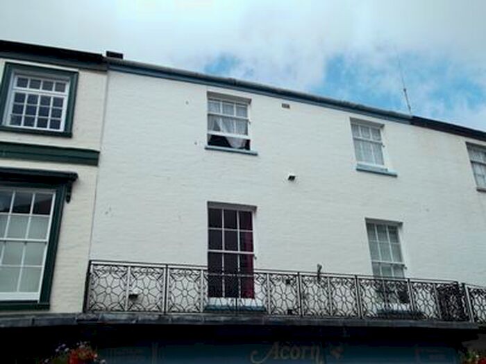 2 Bedroom Flat To Rent In Victoria Place, Axminster, Axminster, EX13