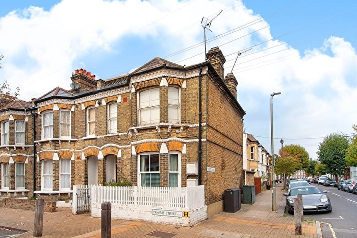 2 Bedroom Flat For Sale In Prairie Street, Diamond Conservation Area, SW8