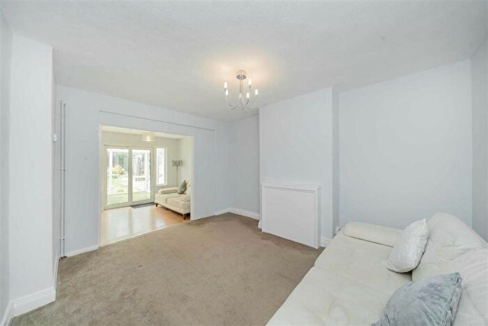 1 Bedroom Flat For Sale In Coles Green Road, Cricklewood, NW2
