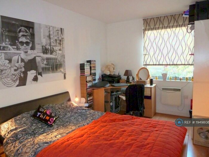 1 Bedroom Flat To Rent In Montana Building, London, SE13