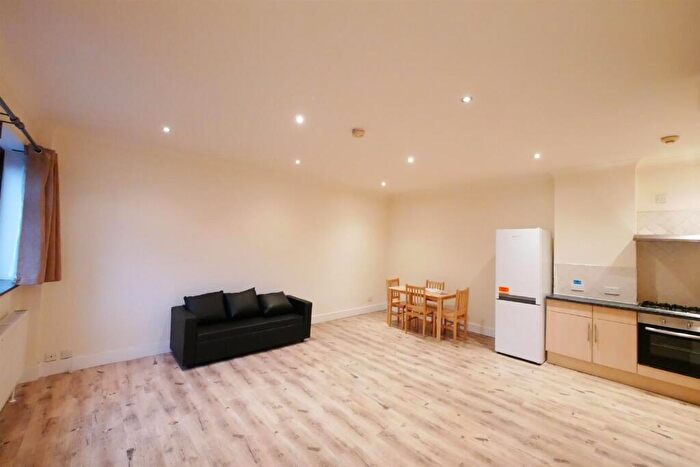 3 Bedroom Mews To Rent In The Mews, Turnpike Lane, London, N8
