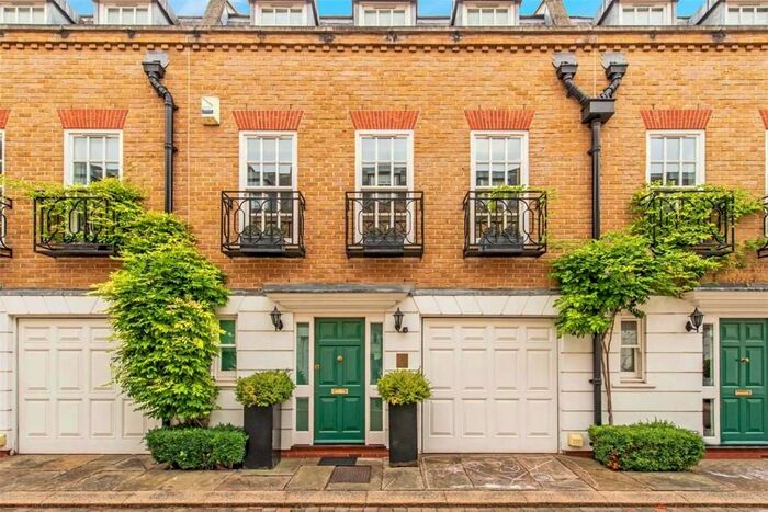 2 Bedroom Town House To Rent In Farrier Walk, Chelsea, SW10