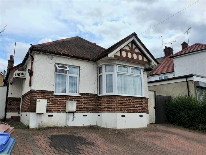 3 Bedroom Bungalow To Rent In The Highlands, Burnt Oak, Edgware, HA8