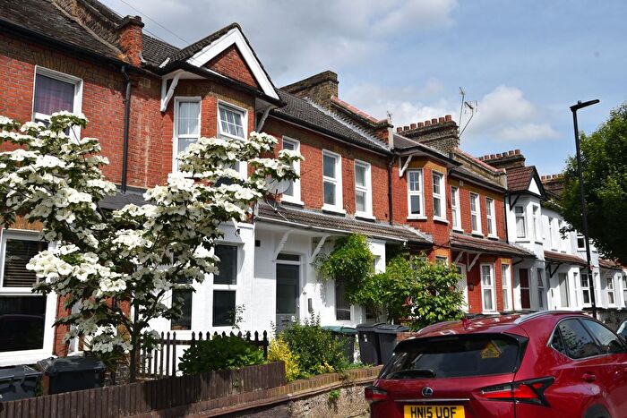 1 Bedroom Flat To Rent In Terront Road, London, N15