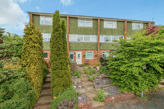 4 Bedroom Town House To Rent In Baillie Road, Guildford, GU1