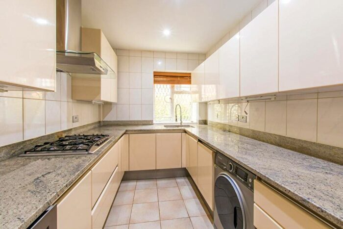 2 Bedroom Flat For Sale In Prince Albert Road, St John's Wood, London, NW8