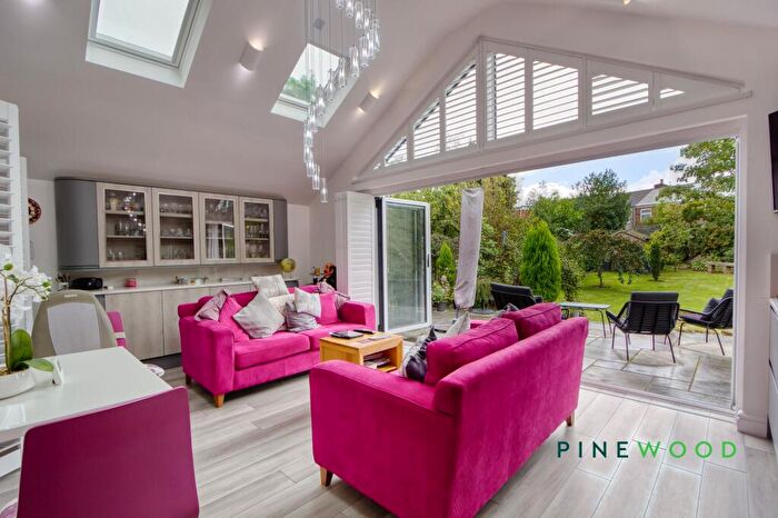4 Bedroom Detached House For Sale In Dukes Drive, Newbold, Chesterfield, Derbyshire, S41