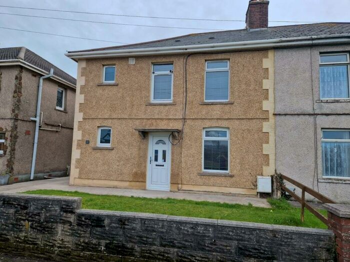 3 Bedroom House To Rent In Marlas Road, Pyle, Bridgend, CF33