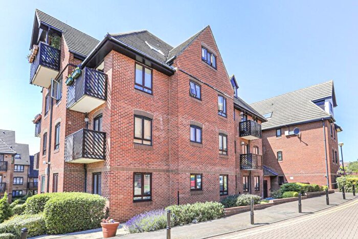 2 Bedroom Apartment To Rent In Boleyn Court, Epping New Road, IG9