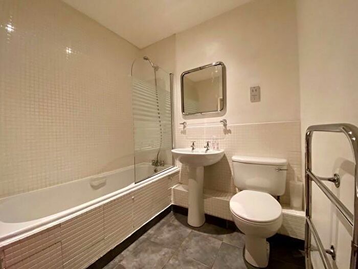 2 Bedroom Apartment For Sale In Park Row, Leeds, LS1