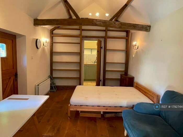 Studio To Rent In Long Crendon, Aylesbury, HP18