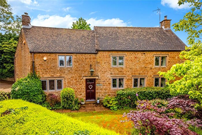 4 Bedroom Detached House For Sale In Stratford Road, Drayton, Banbury, Oxfordshire, OX15