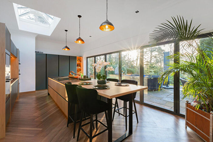 4 Bedroom House For Sale In Tile Barn, Woolton Hill, RG20