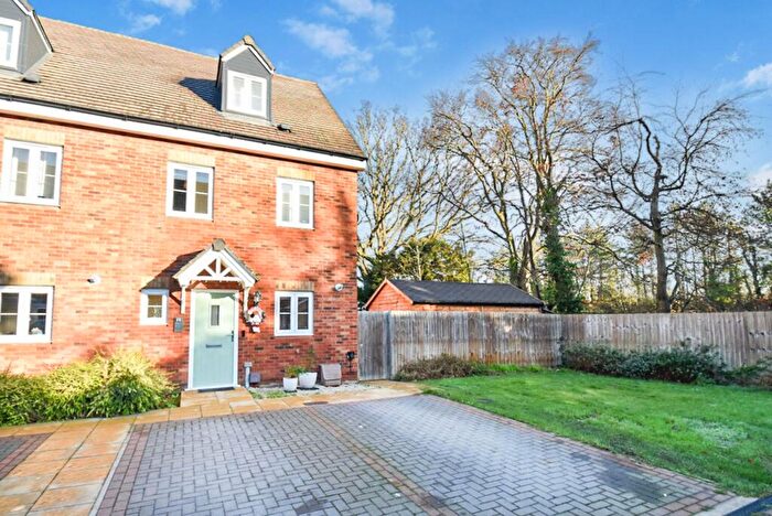 3 Bedroom Town House For Sale In Gardener Crescent, Fenstanton, PE28