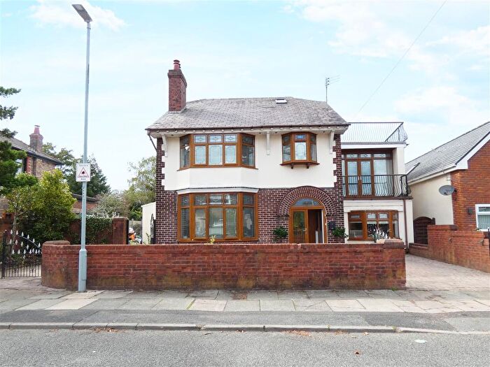 5 Bedroom Detached House For Sale In Hawthorn Road, Huyton, Merseyside, L36