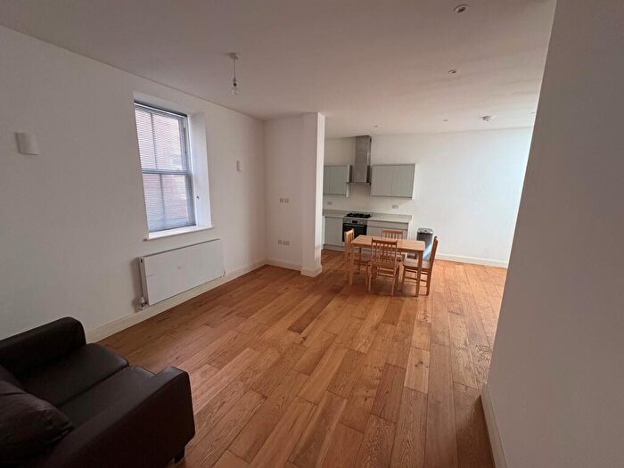 2 Bedroom Flat To Rent In Hornsey Road, London, N19