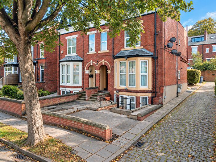 1 Bedroom Apartment To Rent In Oakwood Avenue, Oakwood, Leeds, LS8
